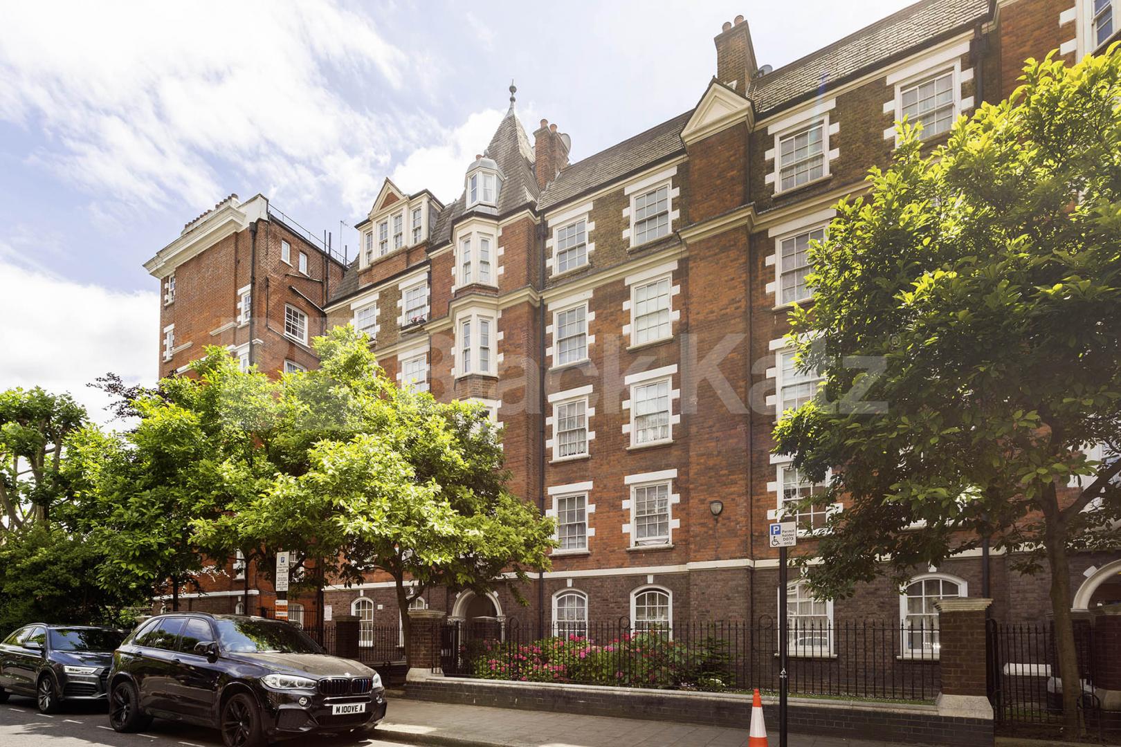 Spacious two bed with wood floors, double bedrooms & mins to regents park Scott Ellis Gardens, St Johns Wood
